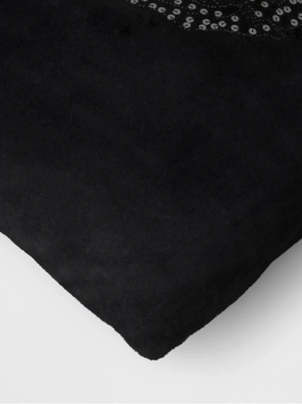 THRESHOLD NWT Beaded Skull Velvet Square Throw Pillow -black -18”
